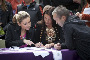 Derek Millar, Commercial Director for Pyramids Shopping Centre, Frame’s Laura Seymour and Hollyoaks actress Gemma Merna deliberate over the entrants.