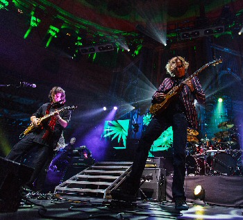 Steve Hackett and Roine Stolt -- Photo with thanks to Kenny Mathieson.