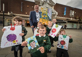 Centre Manager Steven Brogan with Parish Church of England Primary School, pupils Thomas Wright, Jessica Murphy-Jennis, Kaitlyn Cook, Lillie Cole, Megan Rigby and Joseph Radford.